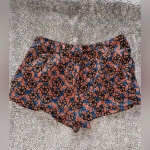 Forever 21 Women Shorts Size Small Floral Pockets